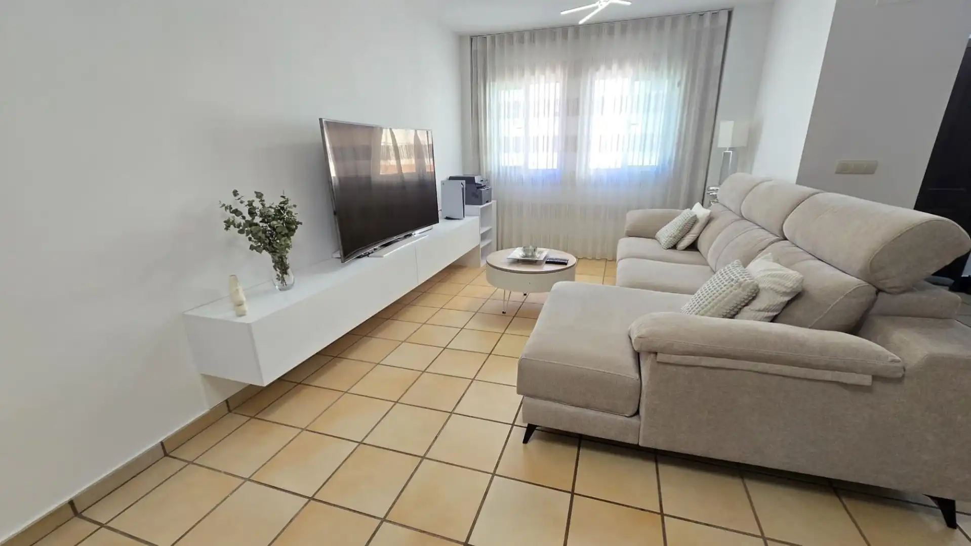Casa adosada en venda a Calle B2a, 68, Hacienda del Álamo Golf Sala d'estar de Casa adosada en venda en Fuente Álamo de Murcia amb Aire condicionat, Terrassa i Piscina