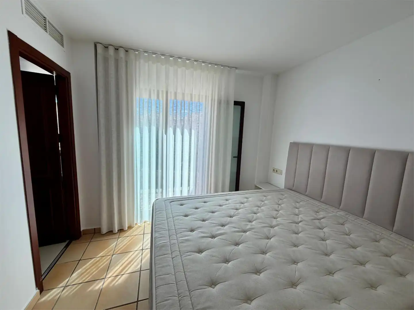 Casa adosada en venda a Calle B2a, 68, Hacienda del Álamo Golf Dormitori de Casa adosada en venda en Fuente Álamo de Murcia amb Aire condicionat, Terrassa i Piscina