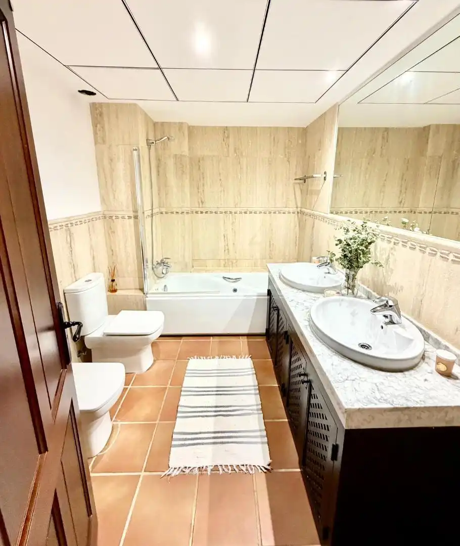 Casa adosada en venda a Calle B2a, 68, Hacienda del Álamo Golf Bany de Casa adosada en venda en Fuente Álamo de Murcia amb Aire condicionat, Terrassa i Piscina