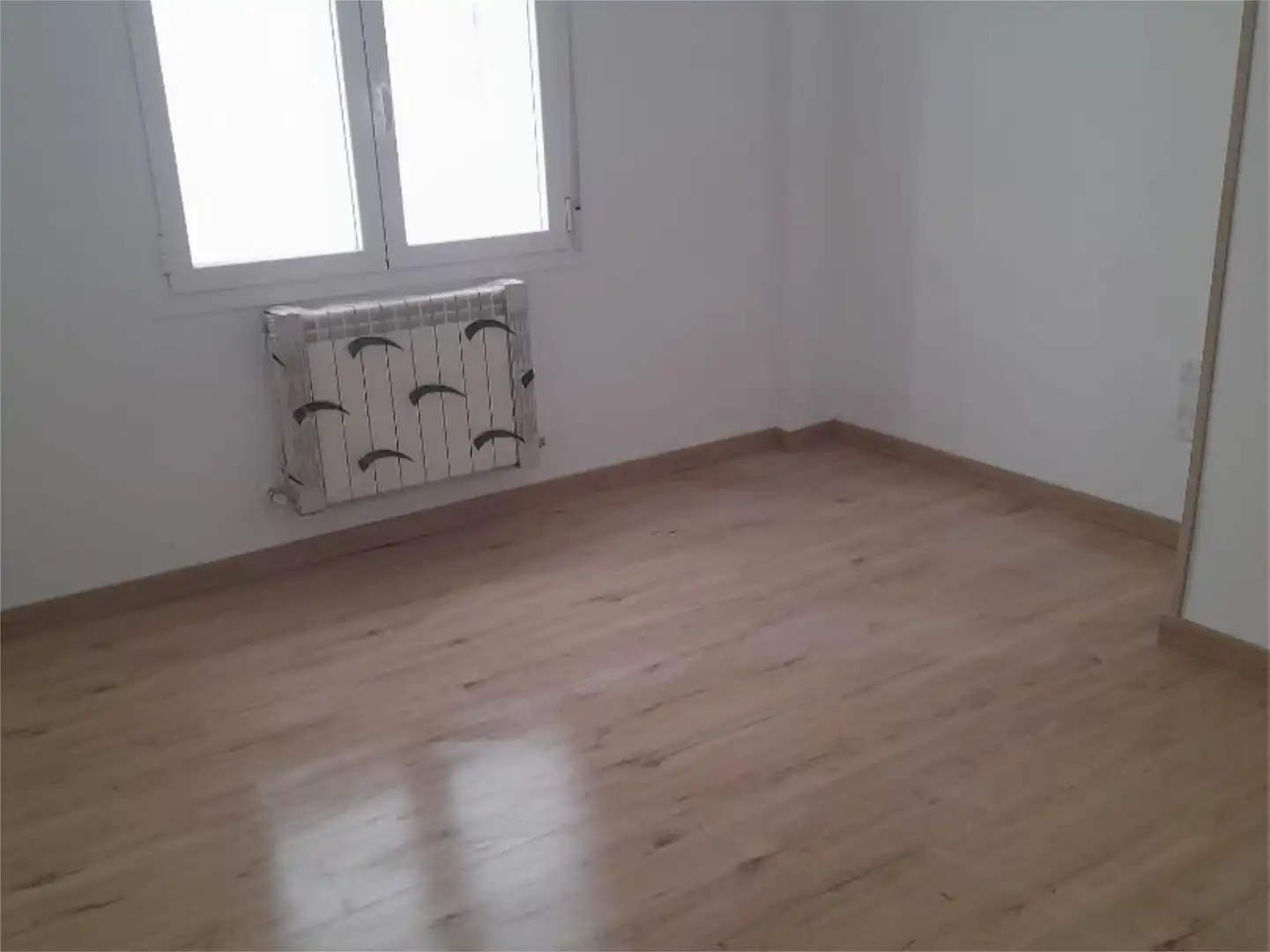 Piso en venta en Avenida de la Constitución Española, 3, Gamonal - San Bruno - G9 Habitación de Piso en venta en Burgos Capital con Terraza