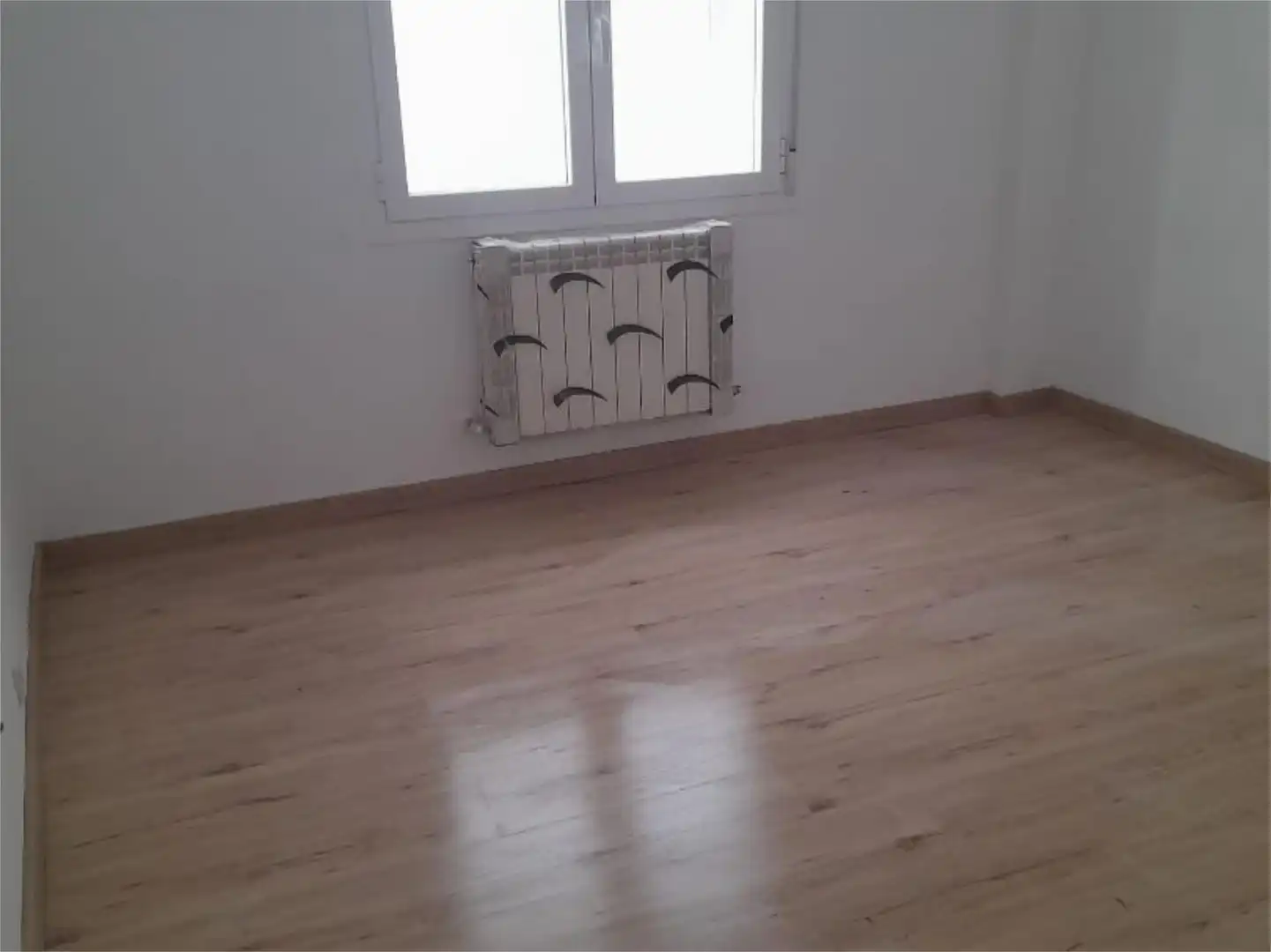 Piso en venta en Avenida de la Constitución Española, 3, Gamonal - San Bruno - G9 Habitación de Piso en venta en Burgos Capital con Terraza