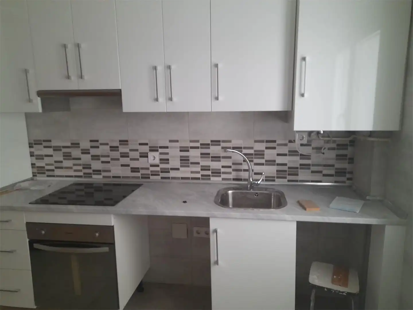 Piso en venta en Avenida de la Constitución Española, 3, Gamonal - San Bruno - G9 Cocina de Piso en venta en Burgos Capital con Terraza