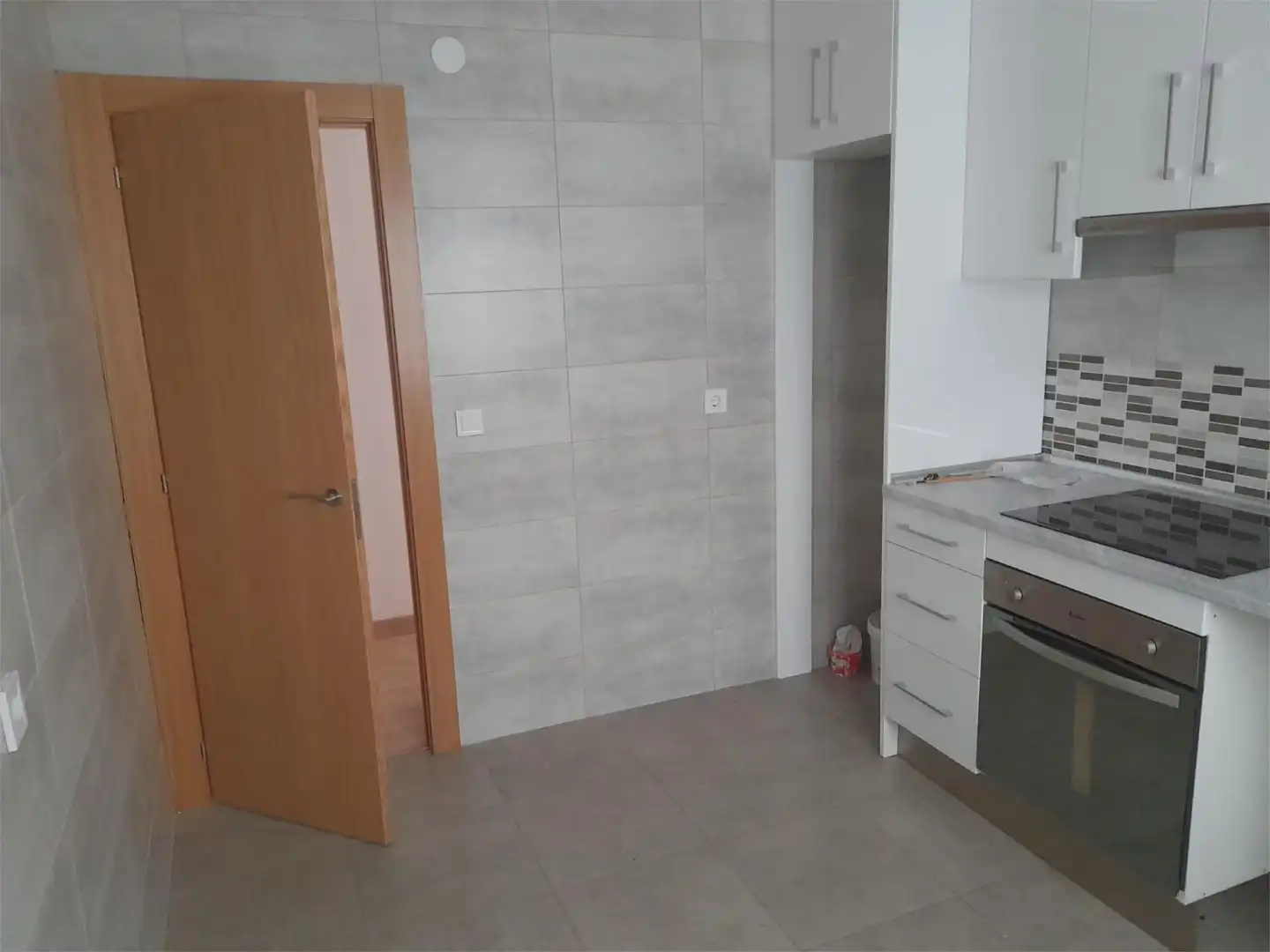 Piso en venta en Avenida de la Constitución Española, 3, Gamonal - San Bruno - G9 Cocina de Piso en venta en Burgos Capital con Terraza