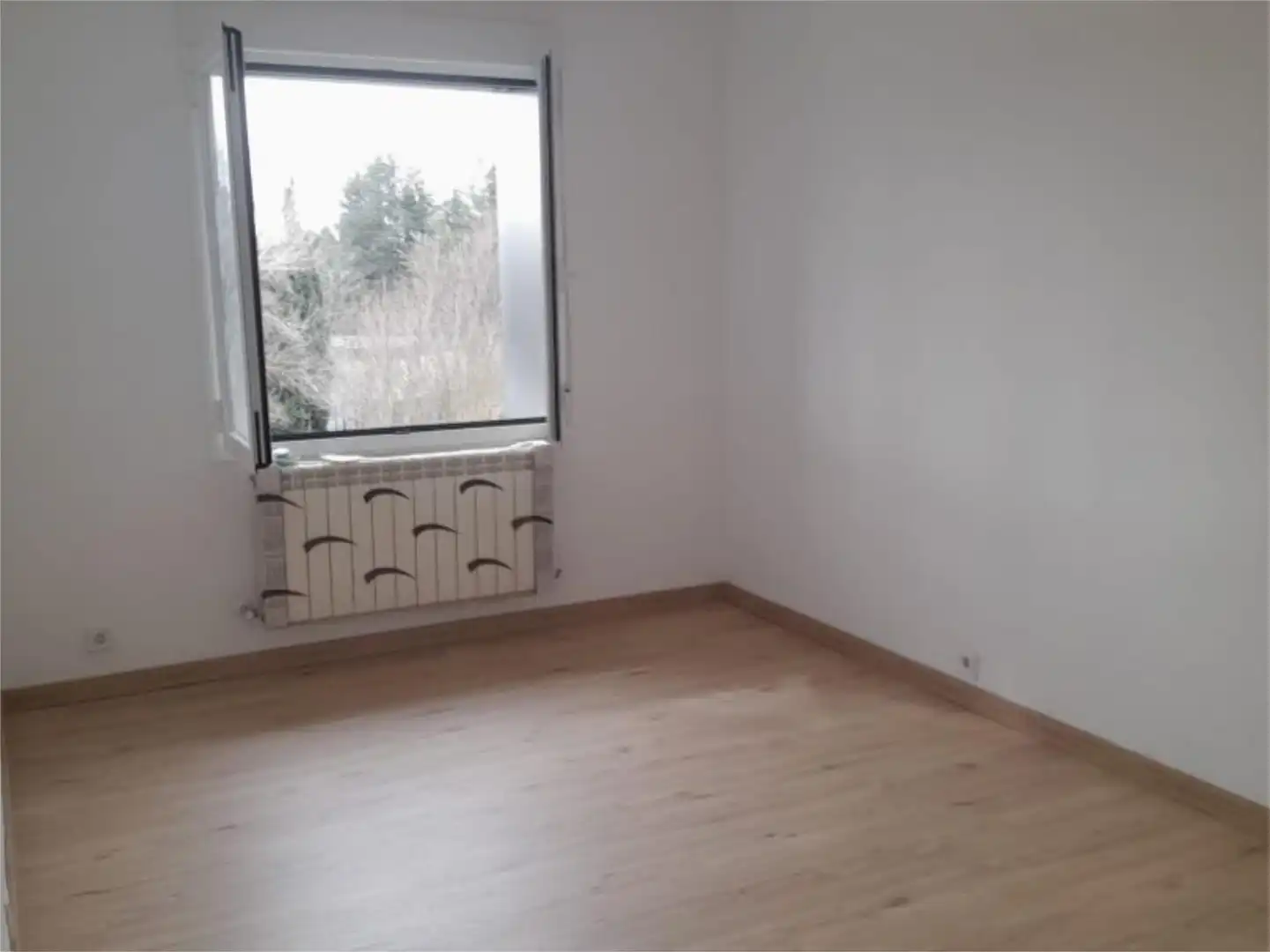 Piso en venta en Avenida de la Constitución Española, 3, Gamonal - San Bruno - G9 Habitación de Piso en venta en Burgos Capital con Terraza