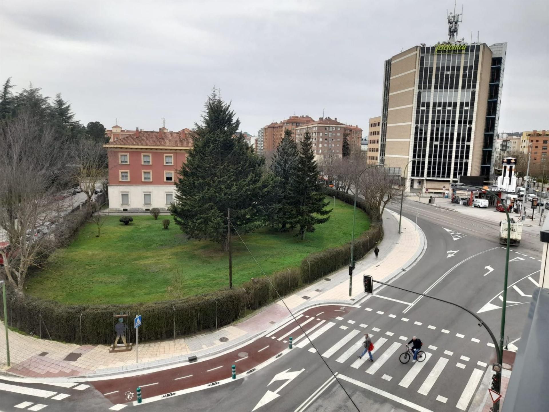 Vista exterior de Pis en venda en Burgos Capital amb Calefacció, Parquet i Terrassa