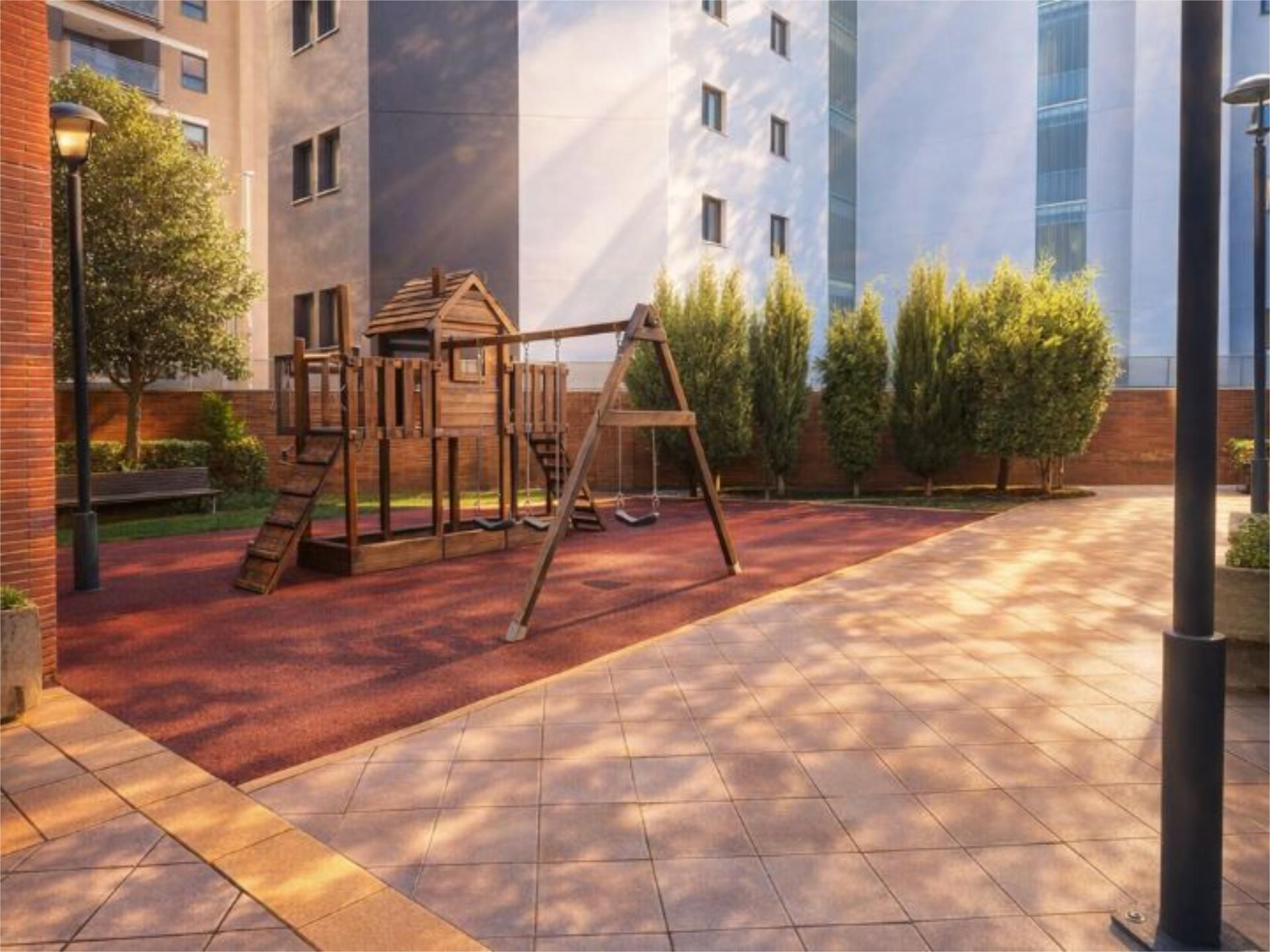 Terraza de Piso en venta en  Granada Capital con Aire acondicionado, Calefacción y Jardín privado