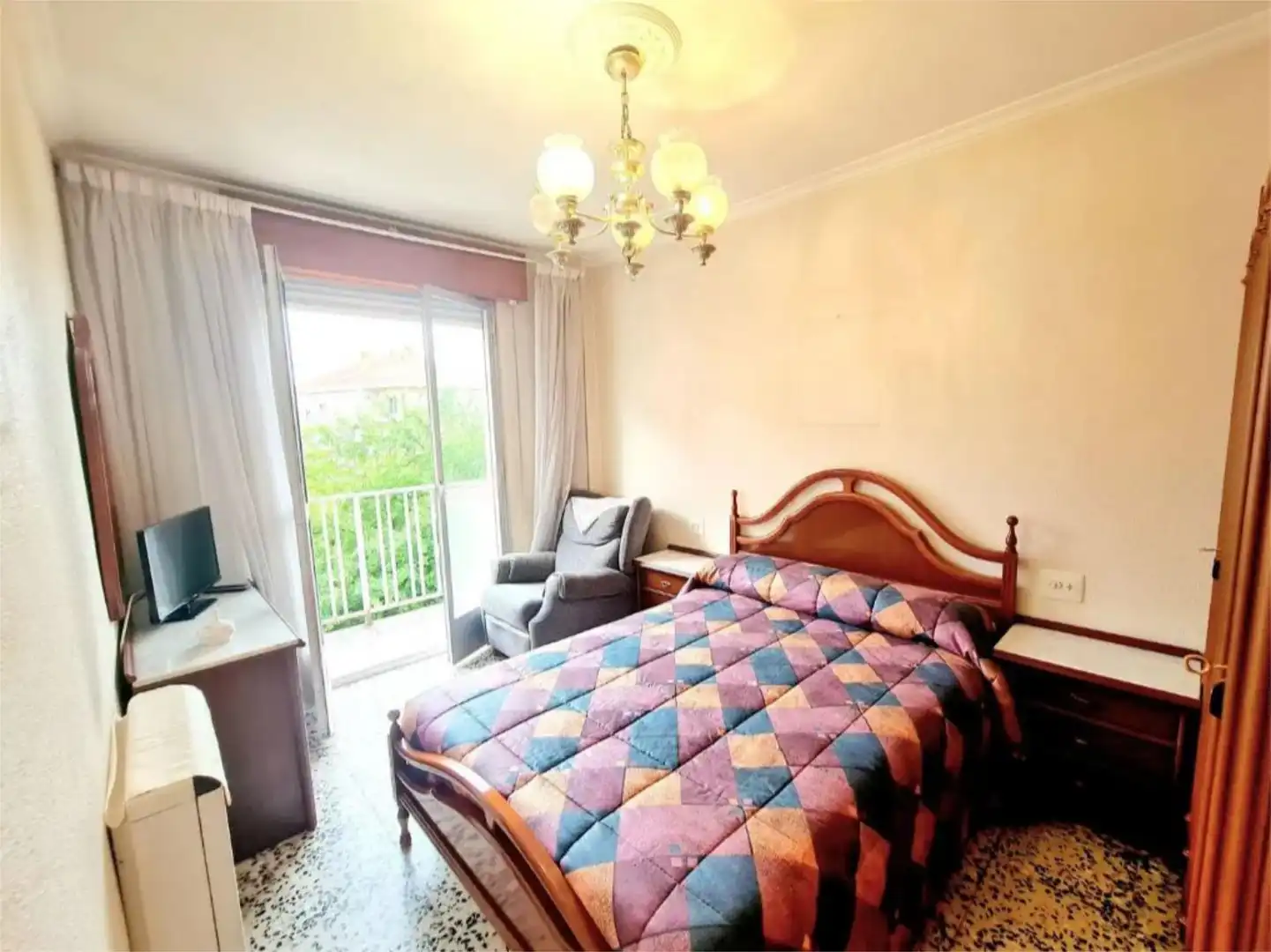 Casa adosada en venta en San Francisco Habitación de Casa adosada en venta en Ourense Capital con Balcón