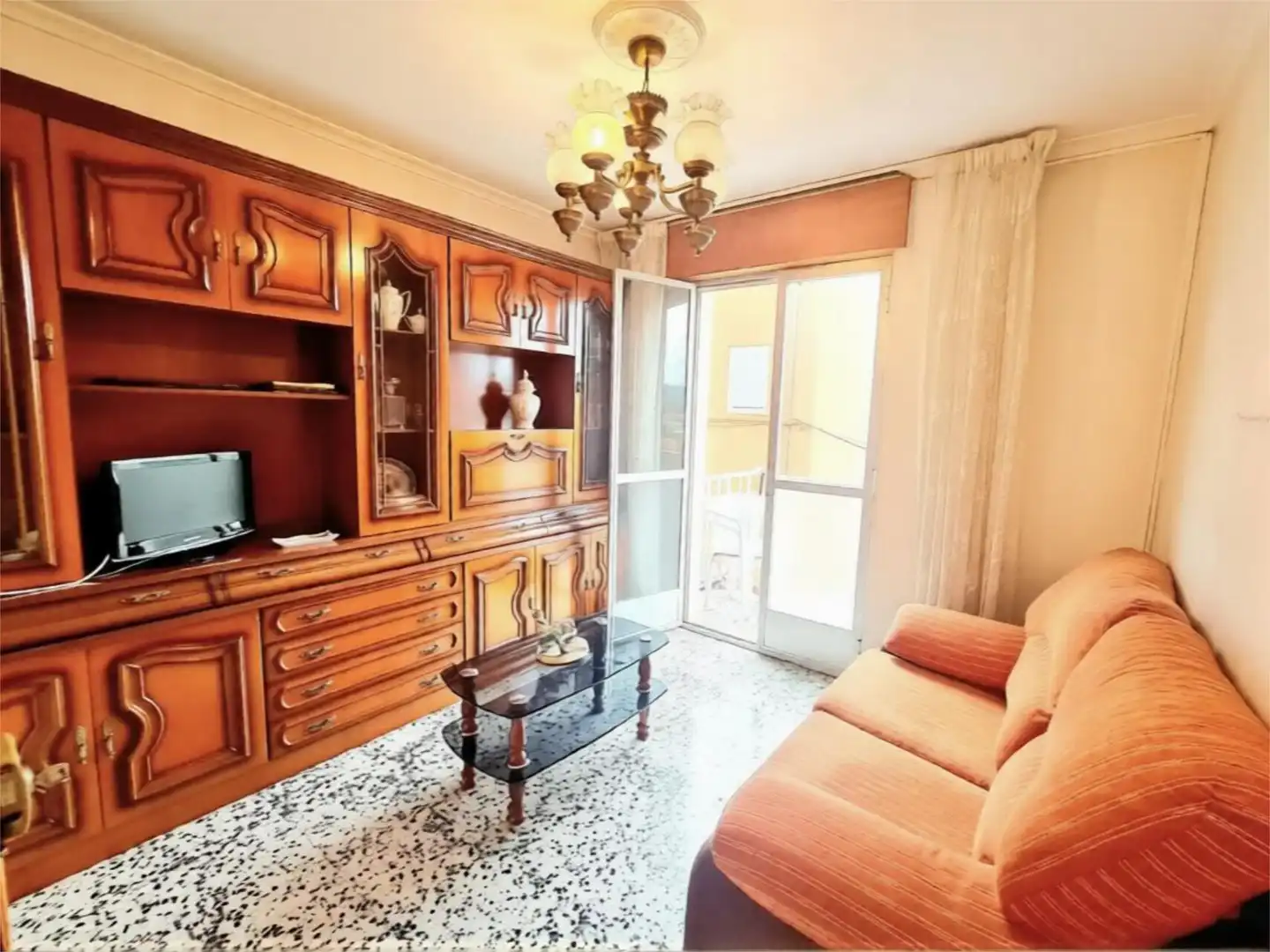 Casa adosada en venta en San Francisco Sala de estar de Casa adosada en venta en Ourense Capital con Balcón