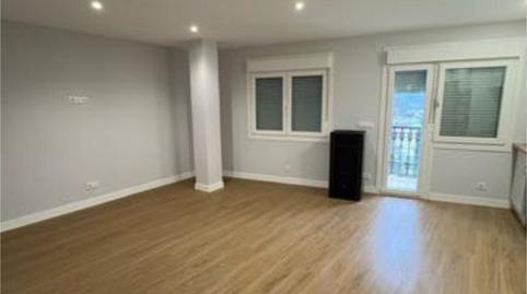 Foto 3 de Apartamento de alquiler en San Xoán de Poio, Poio