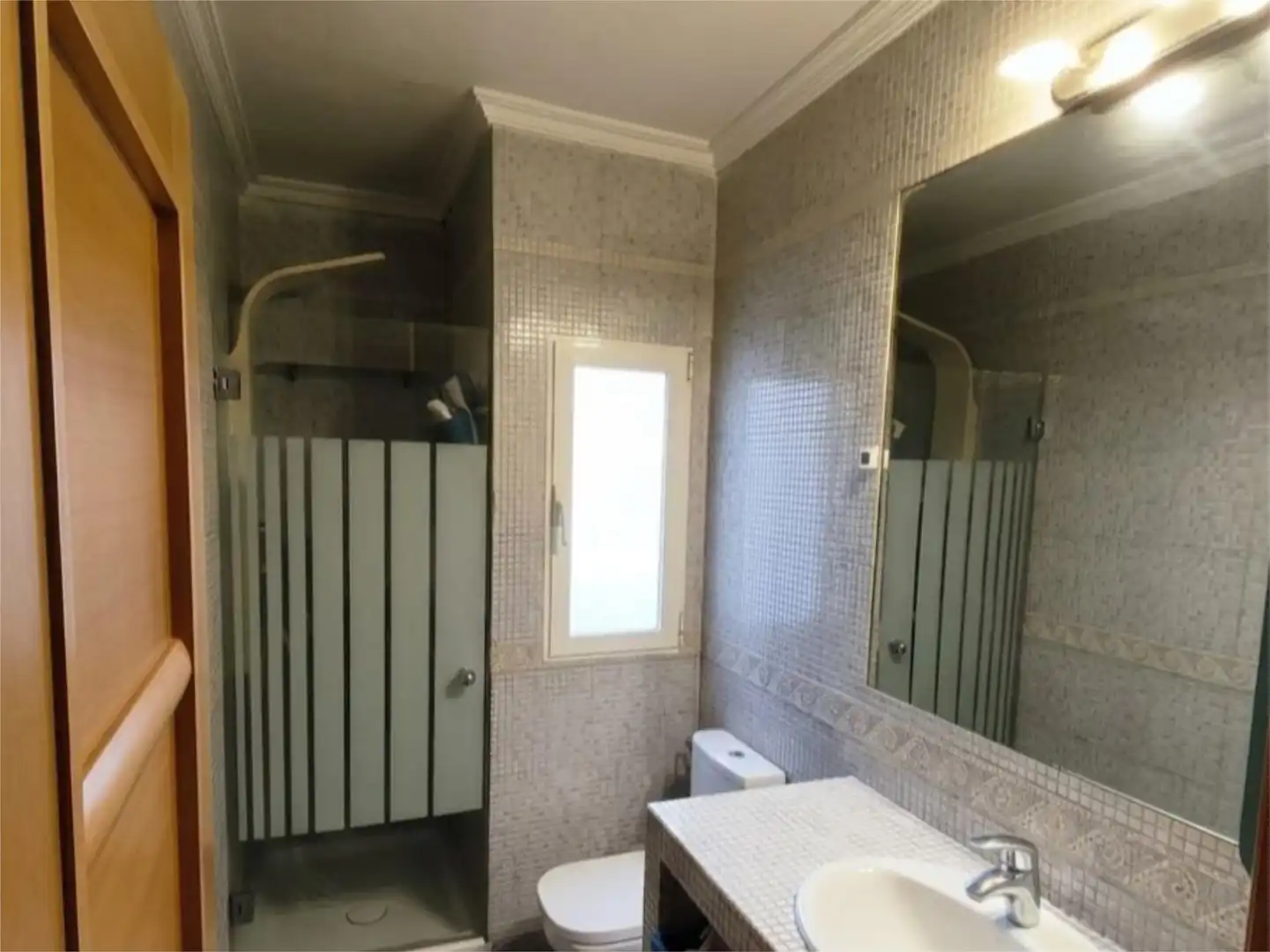 Piso en venta en Calle de Hermenegildo Bielsa, 11, Moscardó Baño de Piso en venta en Madrid con Aire acondicionado y Balcón