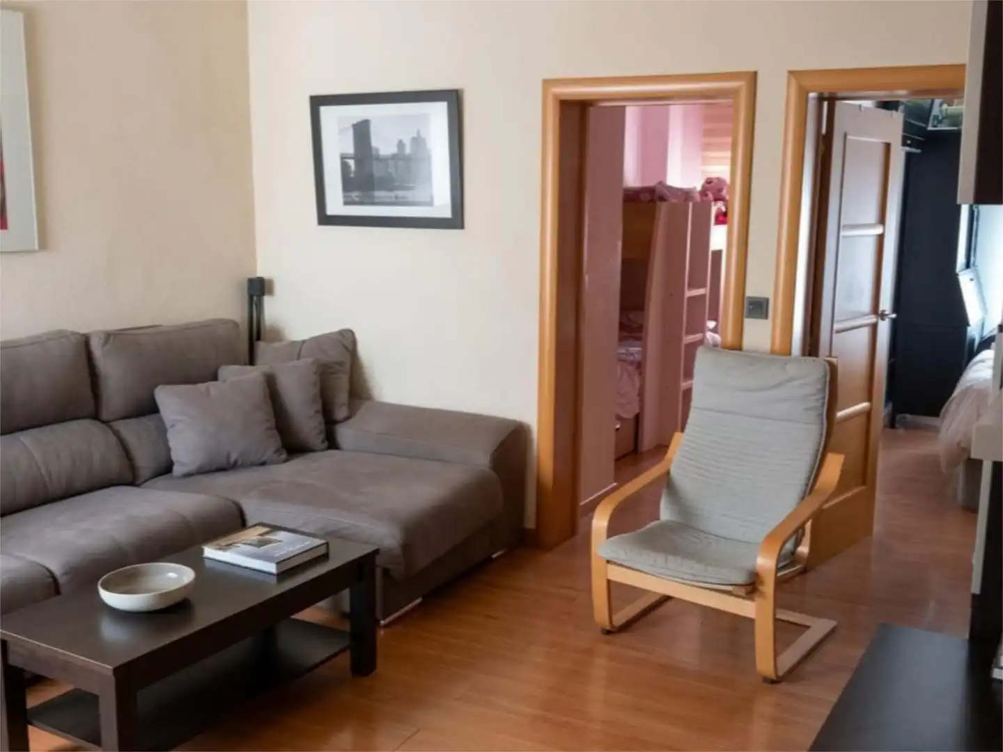 Piso en venta en Calle de Hermenegildo Bielsa, 11, Moscardó Sala de estar de Piso en venta en Madrid con Aire acondicionado y Balcón