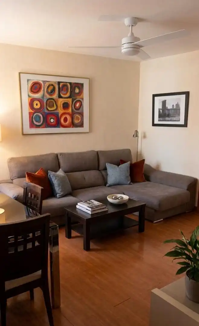 Piso en venta en Calle de Hermenegildo Bielsa, 11, Moscardó Sala de estar de Piso en venta en Madrid con Aire acondicionado y Balcón
