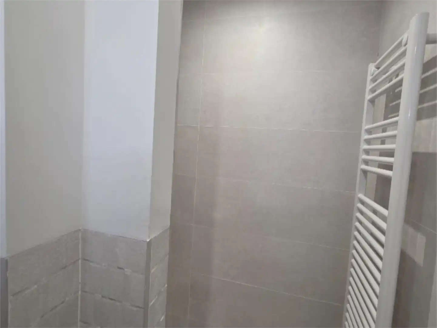 Zimmer in Calle Bientocadas, 9, Sancti Spiritus - San Juan Badezimmer von Wohnung zur untervermieten in Salamanca mit Klimaanlage, Heizung und Terrasse