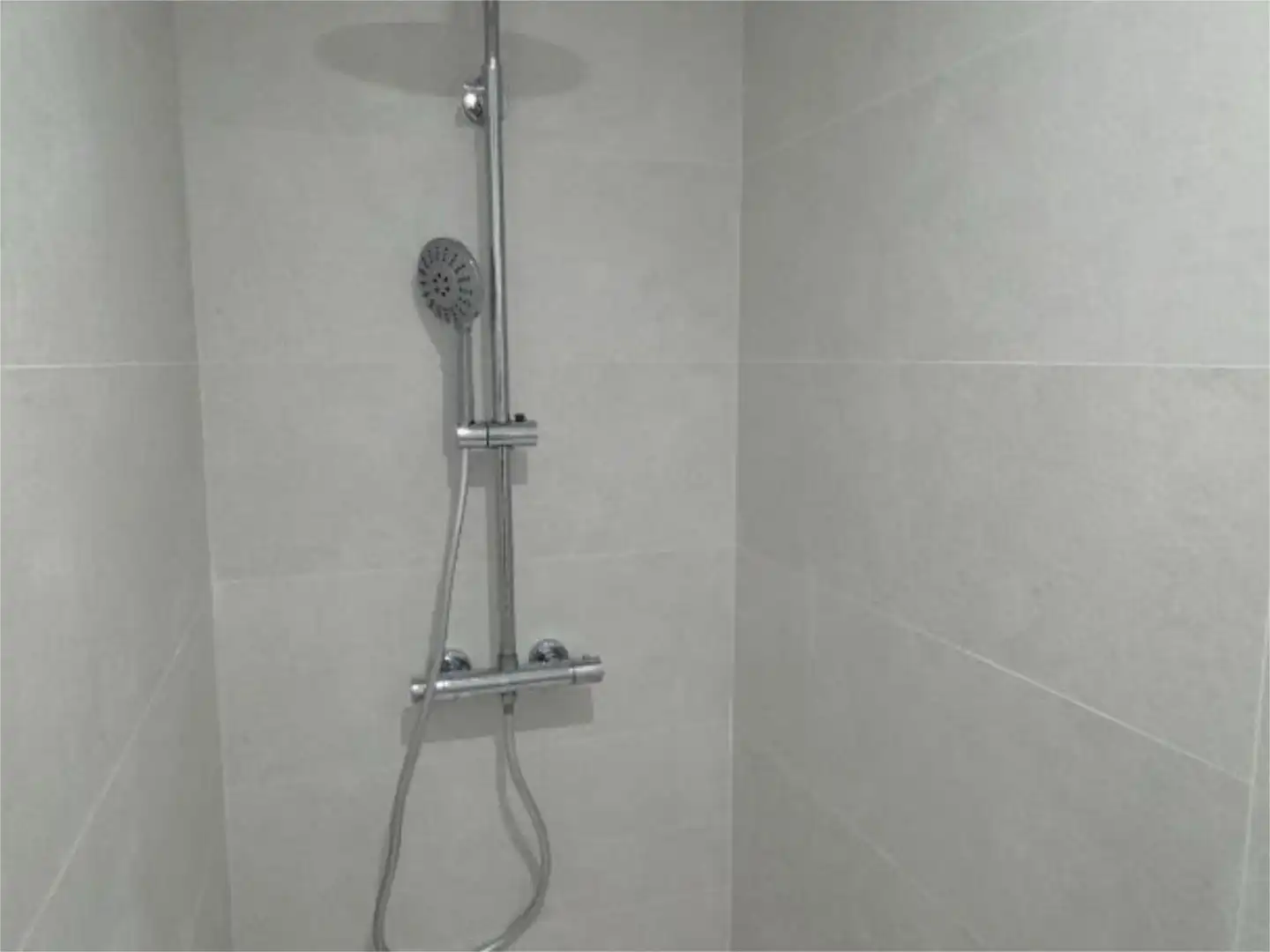 Zimmer in Calle Bientocadas, 9, Sancti Spiritus - San Juan Badezimmer von Wohnung zur untervermieten in Salamanca mit Klimaanlage, Heizung und Terrasse