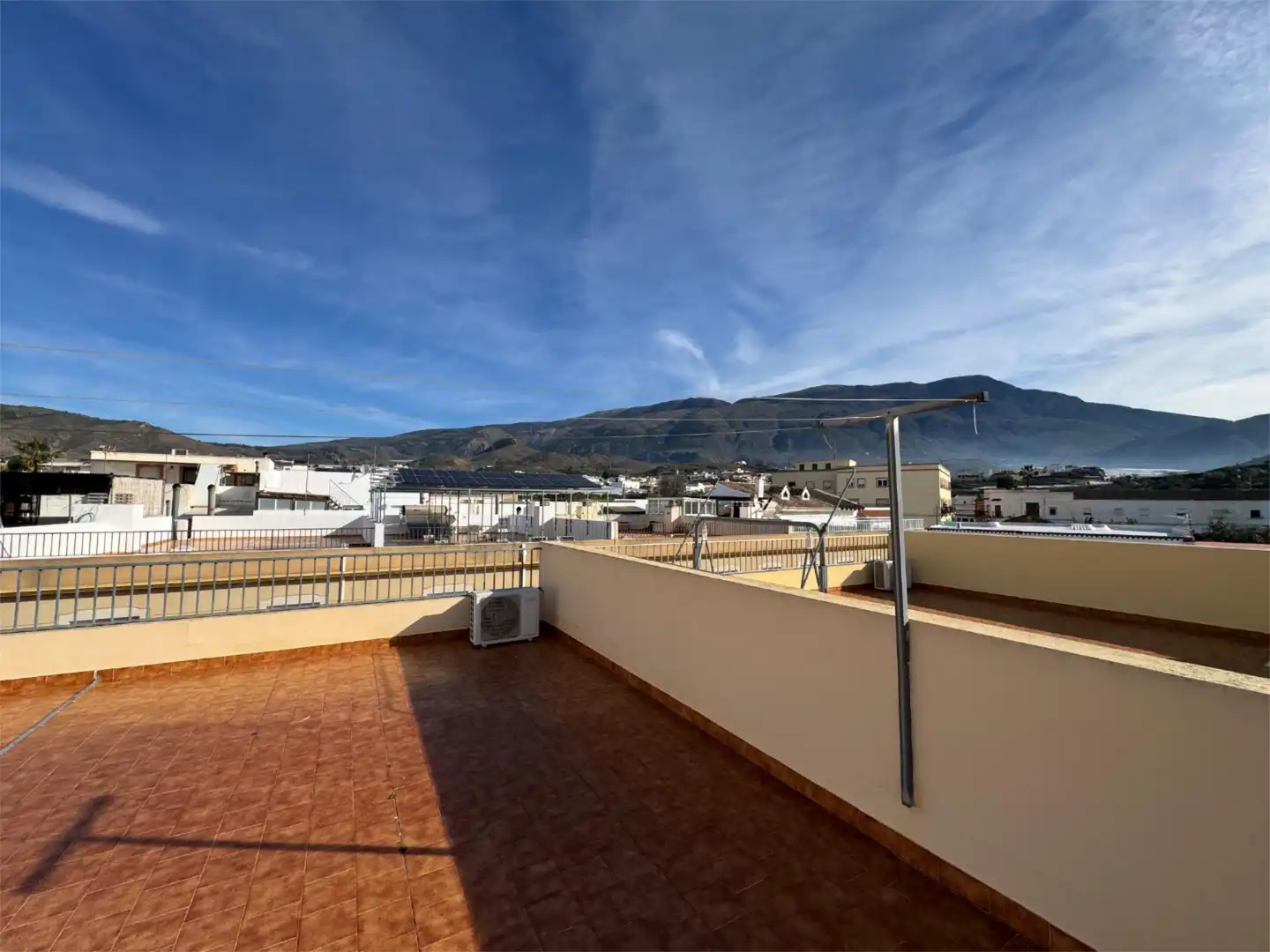 Pis en venda a Calle Rosal, 2, Berja Vista exterior de Pis en venda en Berja amb Aire condicionat, Calefacció i Terrassa