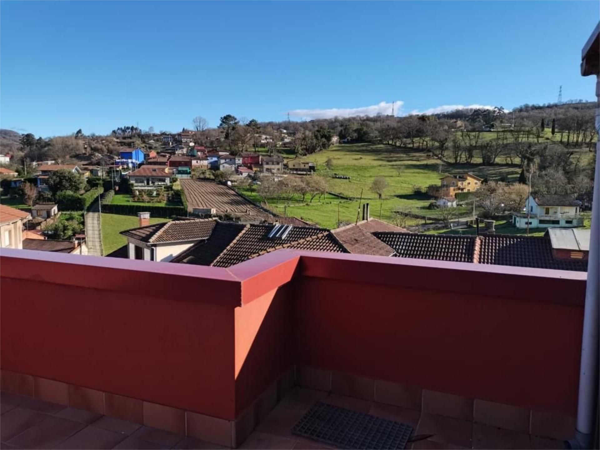 Vista exterior de Pis en venda en Langreo amb Terrassa