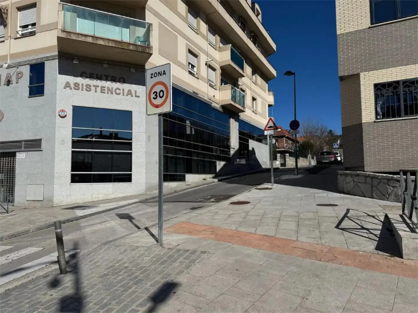 Flat for sale in Calle Segovia, 1, Villalba Estación Exterior view of Flat for sale in Collado Villalba with Air Conditioner, Heating and Private garden