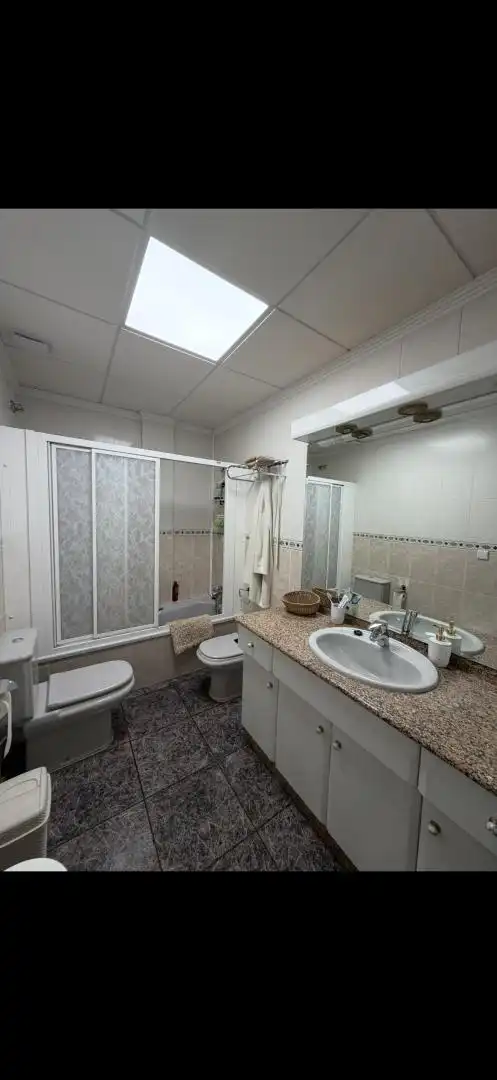 Dúplex en venta en Avenida Obispo Victorio Oliver, 2, Orihuela ciudad Baño de Dúplex en venta en Orihuela con Aire acondicionado, Terraza y Balcón