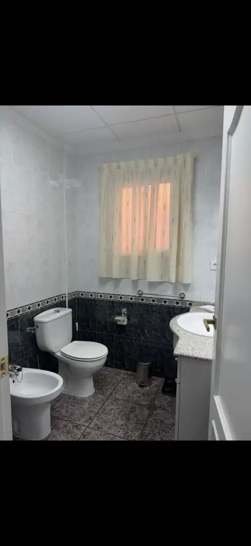 Dúplex en venta en Avenida Obispo Victorio Oliver, 2, Orihuela ciudad Baño de Dúplex en venta en Orihuela con Aire acondicionado, Terraza y Balcón