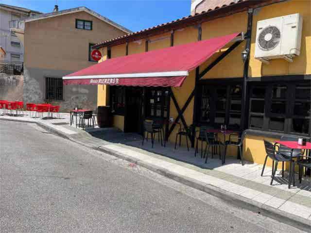 Local comercial en Alquiler en Renedo