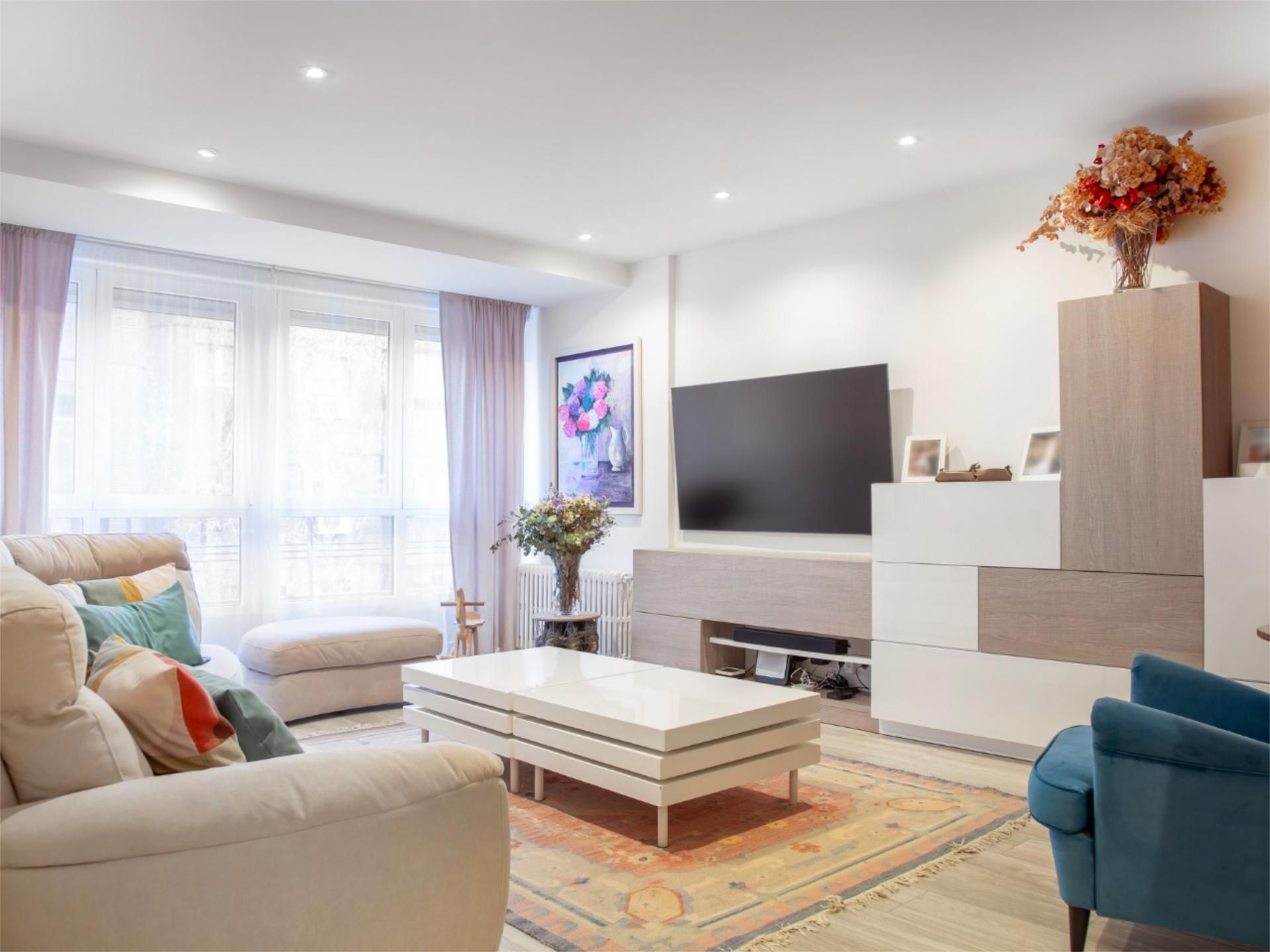 Living room of Flat for sale in  Madrid Capital  with Air Conditioner