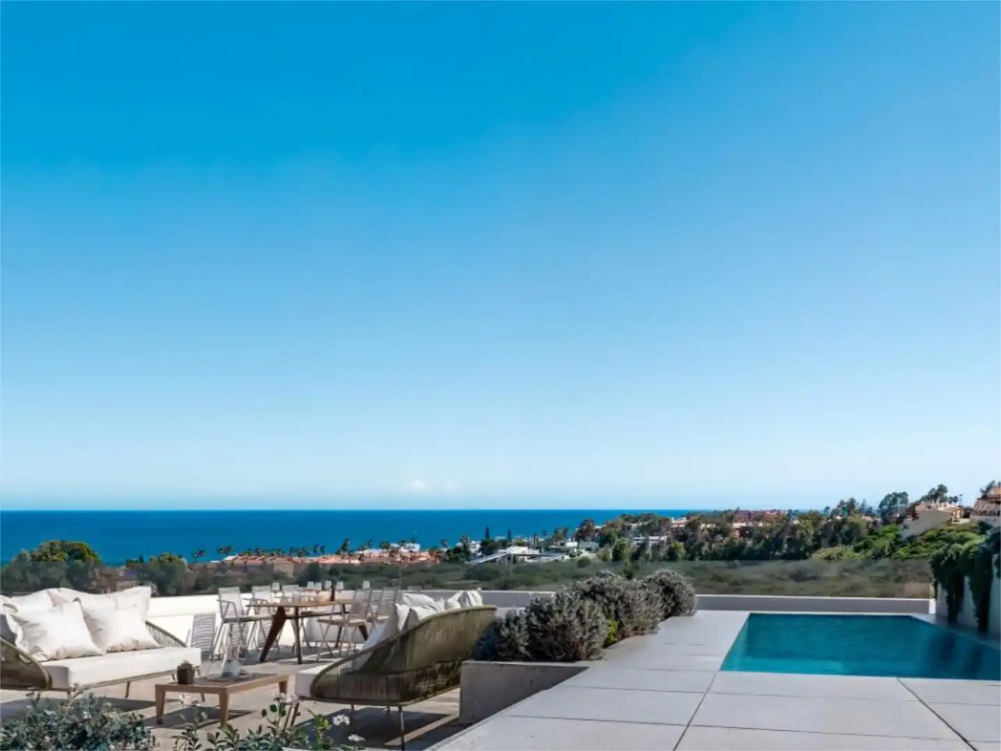 Flat for sale in Calle Del Zafiro, 34, El Castillo Exterior view of Flat for sale in Manilva with Air Conditioner, Heating and Private garden