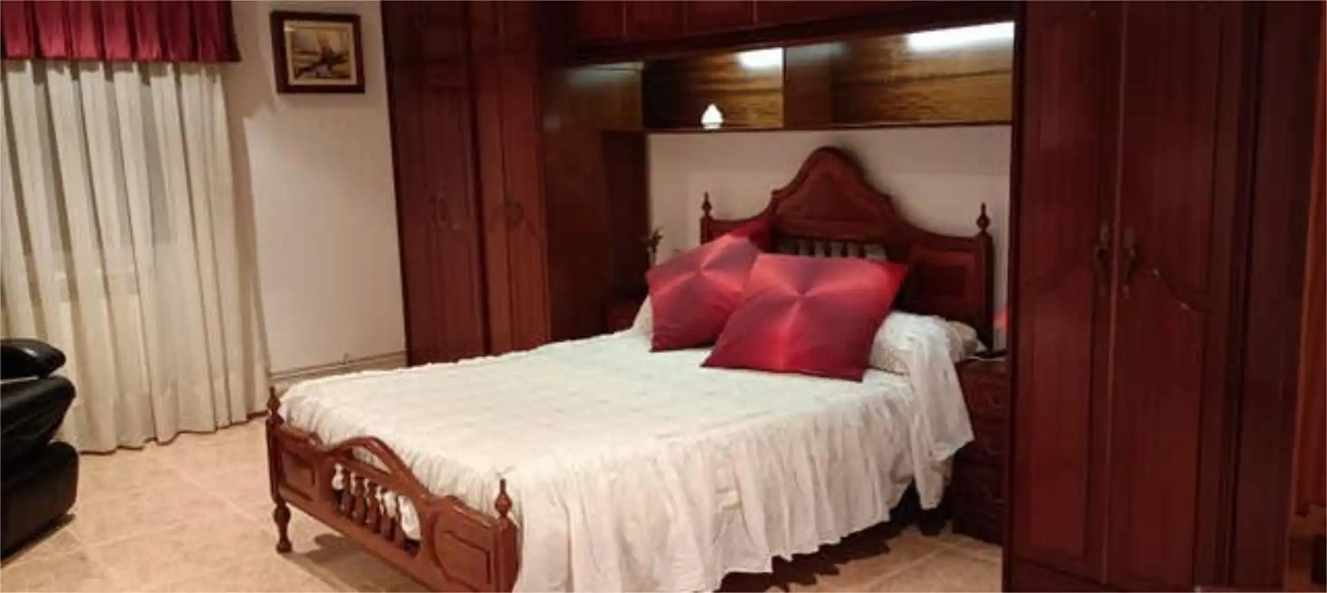 Casa adosada en venta en La Cava - Fardachón Habitación de Casa adosada en venta en Logroño con Calefacción, Jardín privado y Terraza