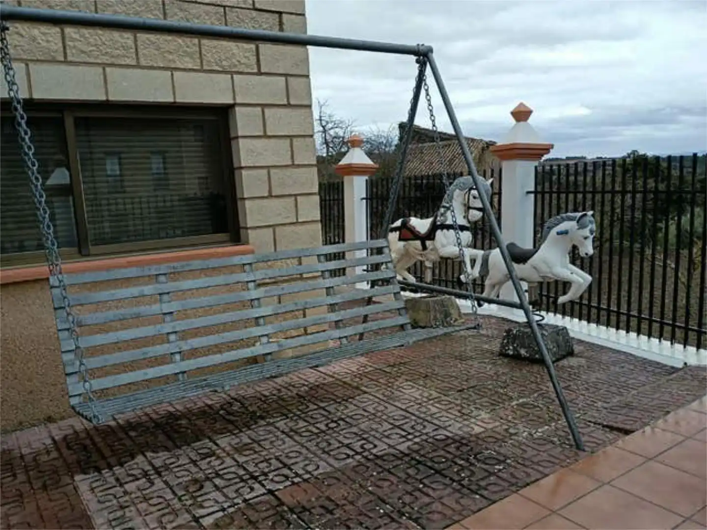 Casa adosada en venta en La Cava - Fardachón Jardín de Casa adosada en venta en Logroño con Calefacción, Jardín privado y Terraza