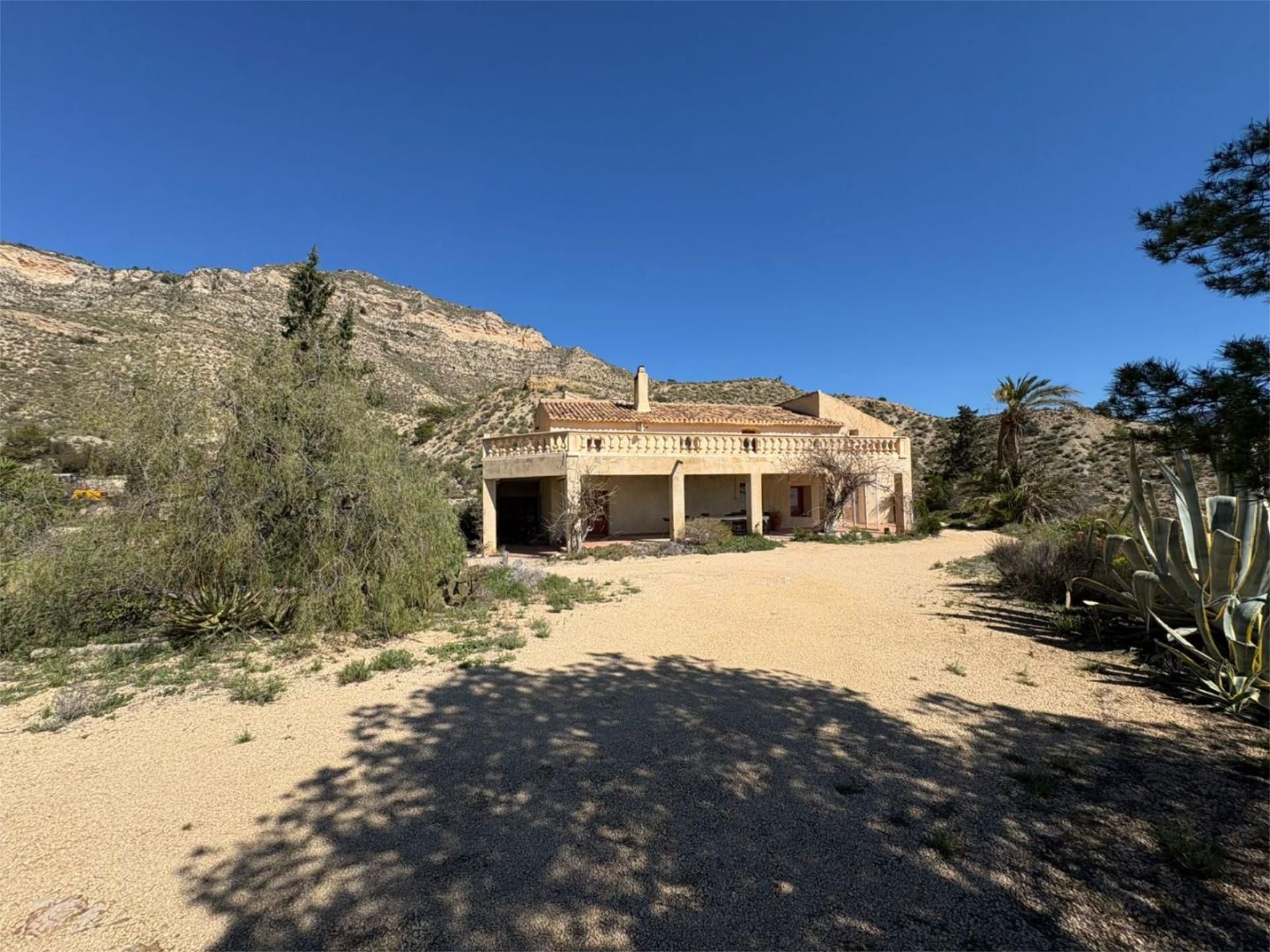 Vista exterior de Finca rústica en venda en Mutxamel amb Jardí privat, Terrassa i Piscina