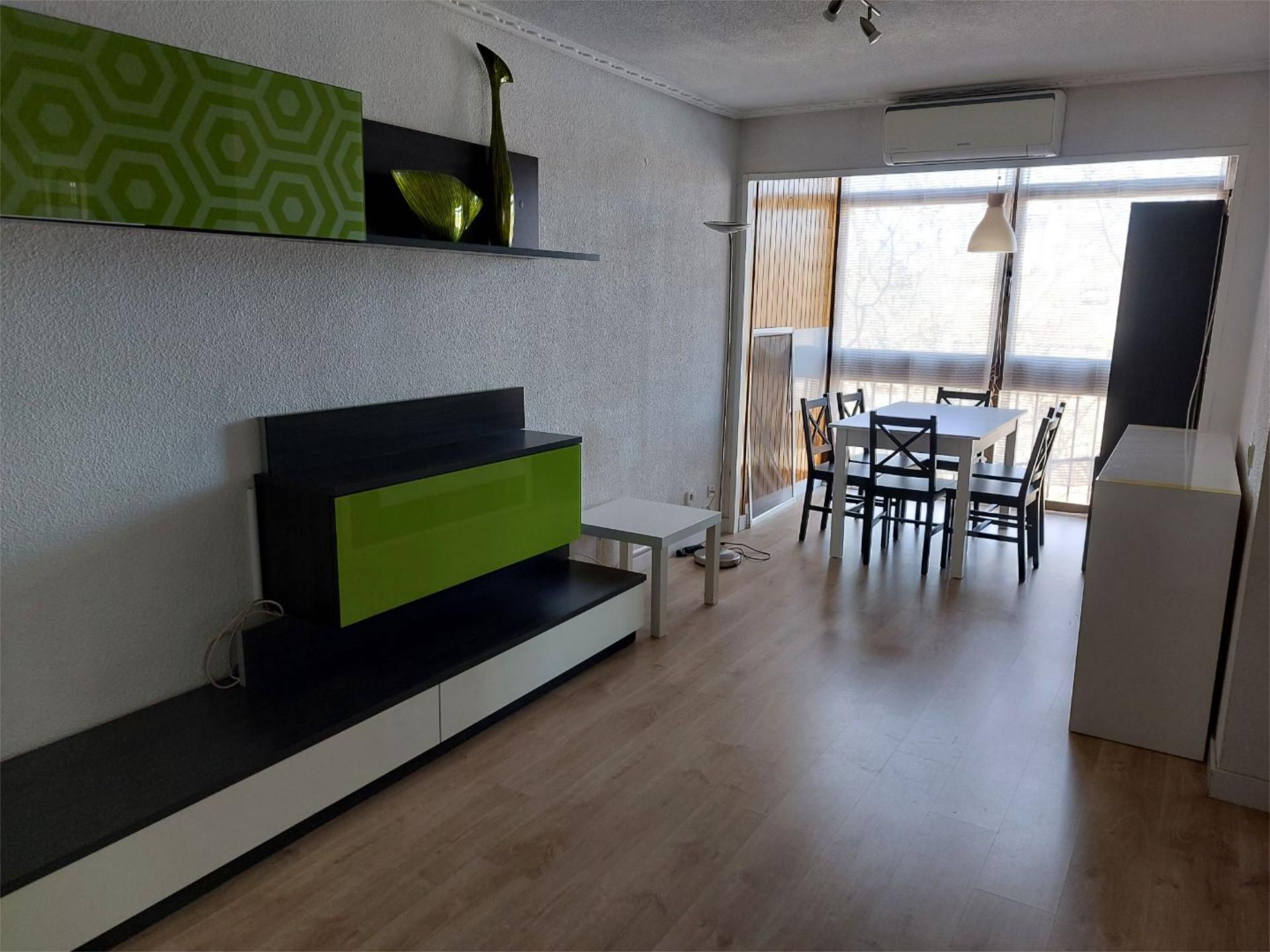 Sala de estar de Piso de alquiler en Alcalá de Henares con Aire acondicionado, Calefacción y Amueblado