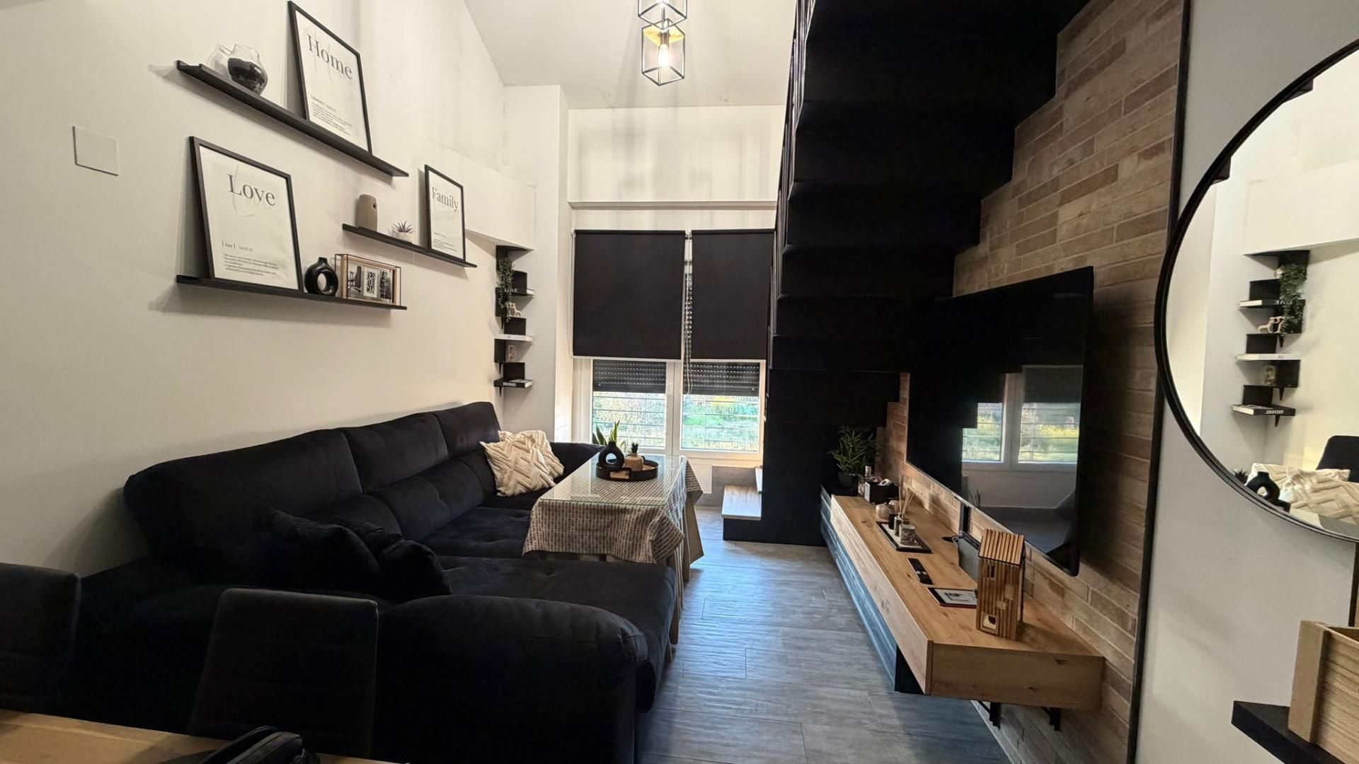 Sala de estar de Dúplex en venta en San Juan del Puerto con Aire acondicionado