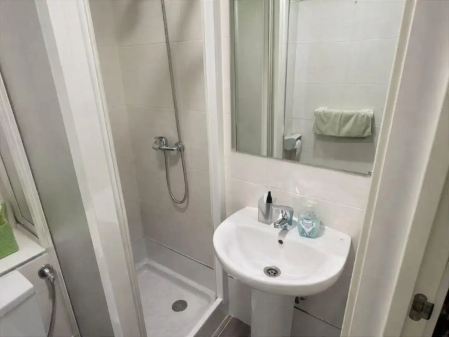 Bathroom of Flat for sale in Granada  with Air Conditioner, Heating and Private garden