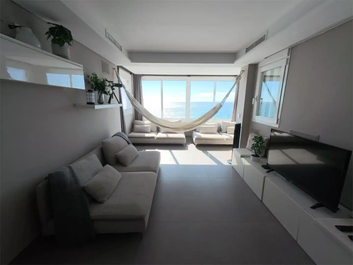 Living room of Flat for sale in Mijas  with Air Conditioner, Heating and Storage room