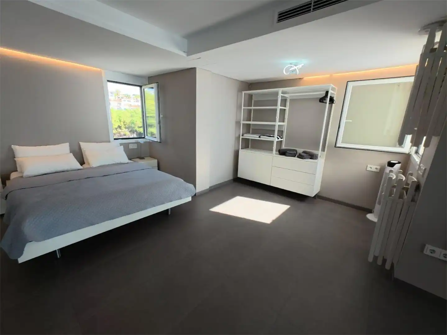 Bedroom of Flat for sale in Mijas  with Air Conditioner, Heating and Storage room
