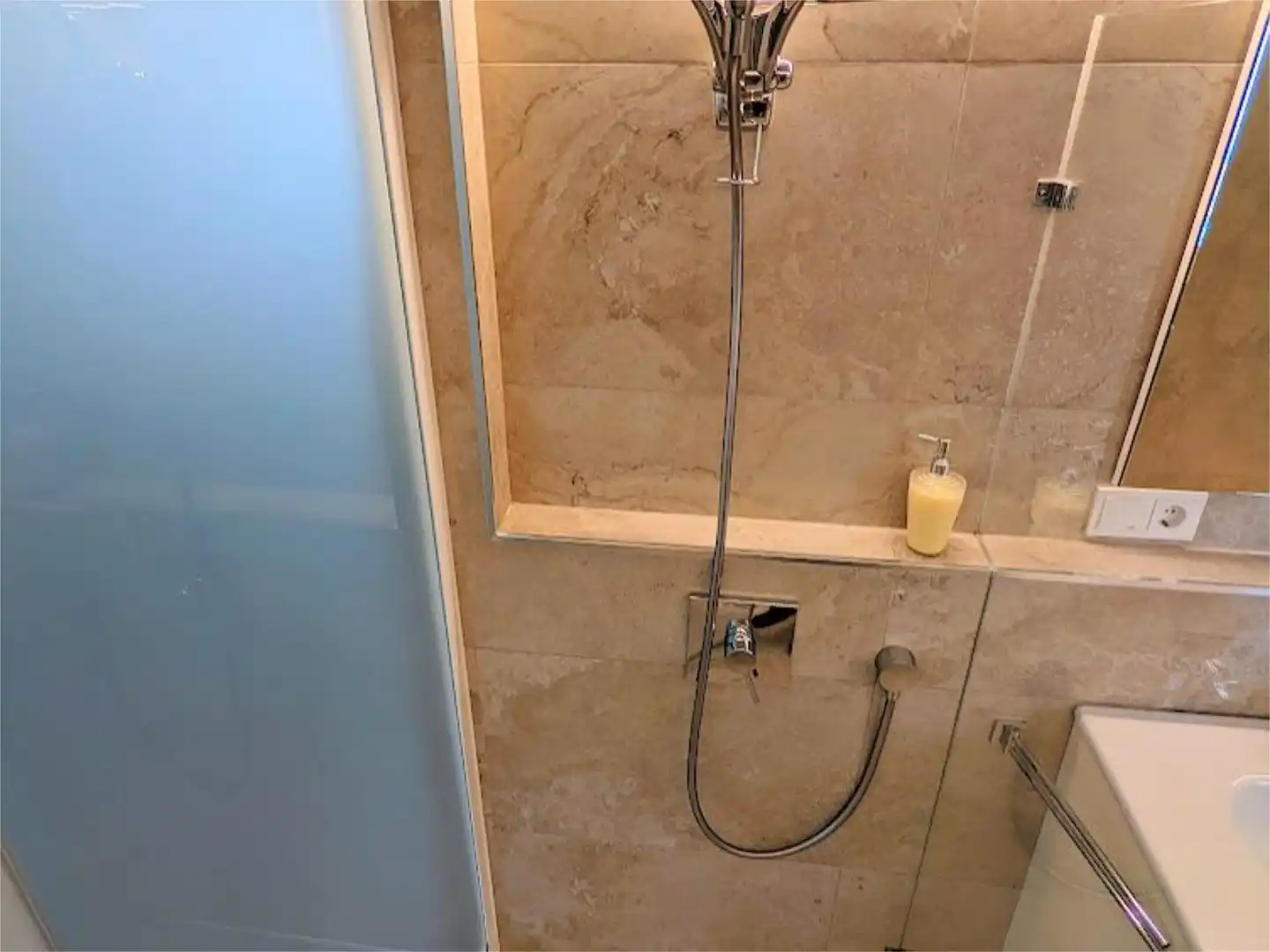 Bathroom of Flat for sale in Mijas  with Air Conditioner, Heating and Storage room