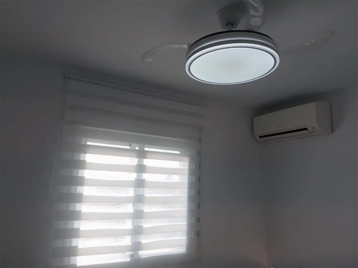 Dormitori de Apartament de lloguer en Úbeda amb Aire condicionat, Calefacció i Moblat