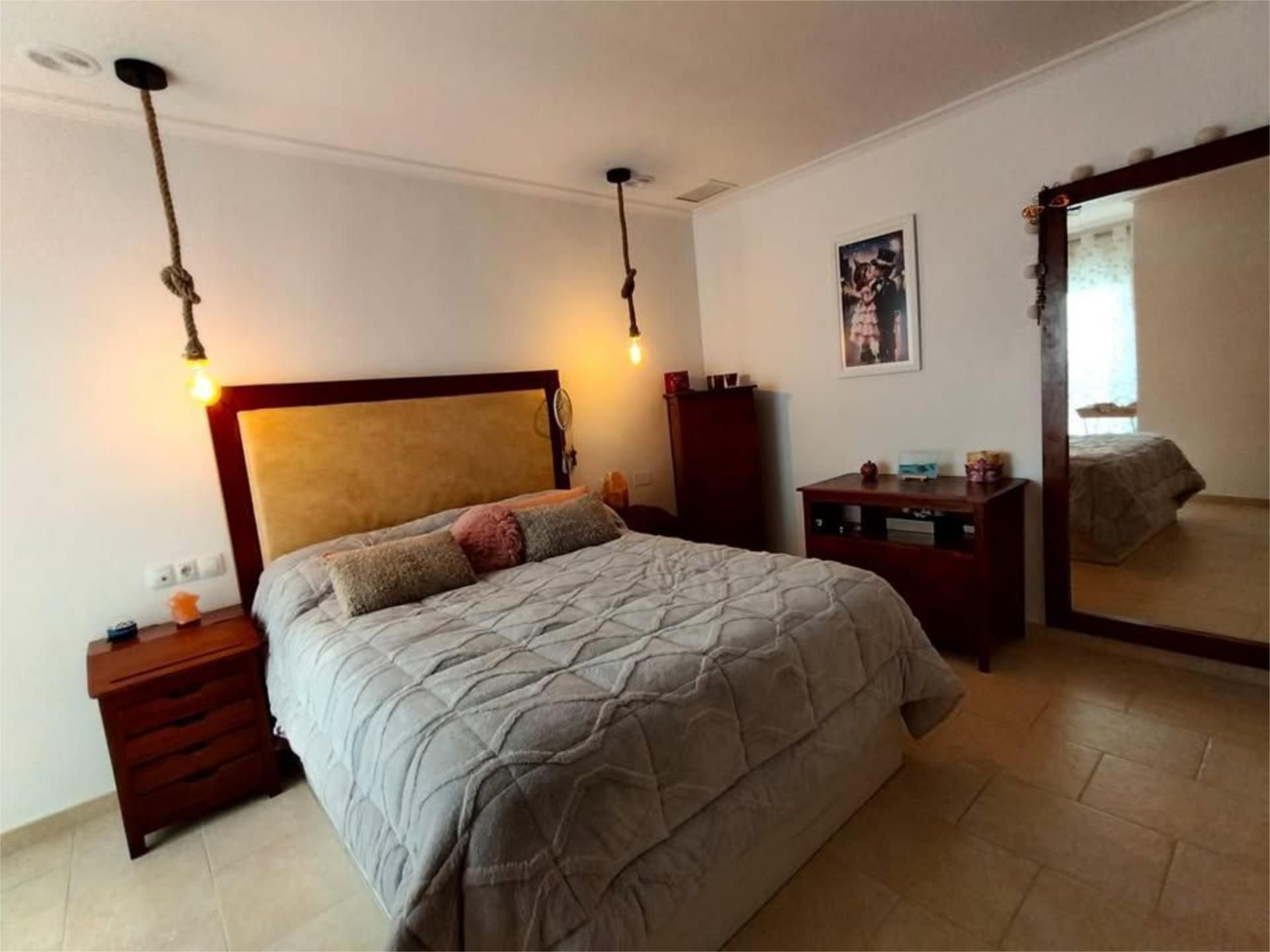 Bedroom of Flat for rent in Elche / Elx