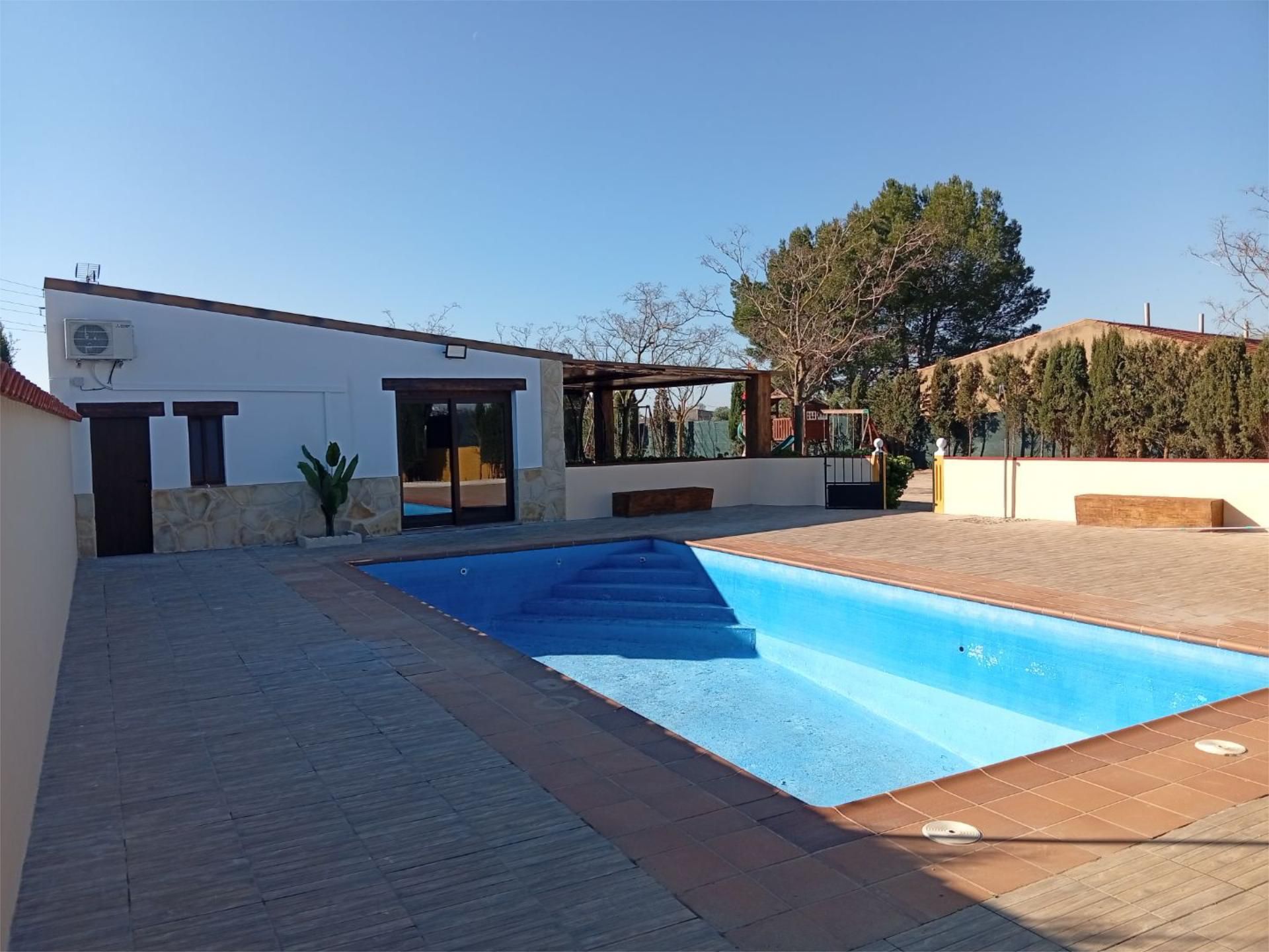 Piscina de Casa o chalet de alquiler en San Clemente con Aire acondicionado, Calefacción y Jardín privado
