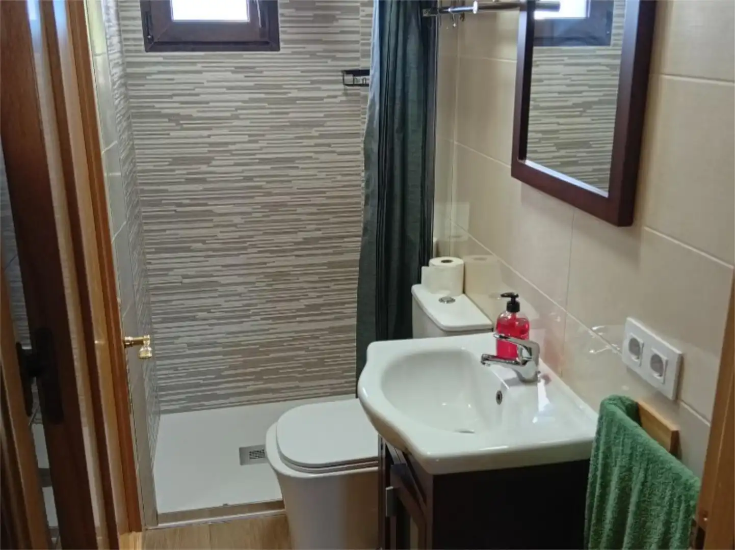 Casa o chalet de alquiler en Calle Escobares, 23, San Clemente Baño de Casa o chalet de alquiler en San Clemente con Aire acondicionado, Calefacción y Jardín privado
