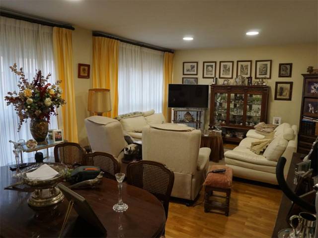 Piso en Venta en Calle José María Pereda, 28 en Inmobiliaria - Barreda