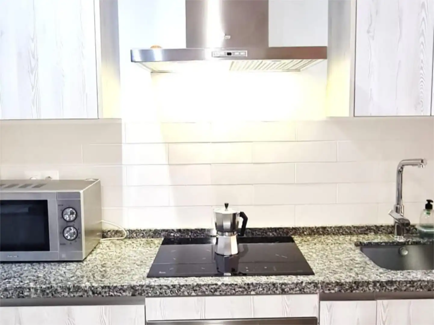 Piso en venta en Calle Castilla, 38, San Pedro de Alcántara pueblo Cocina de Piso en venta en Marbella con Aire acondicionado, Calefacción y Balcón