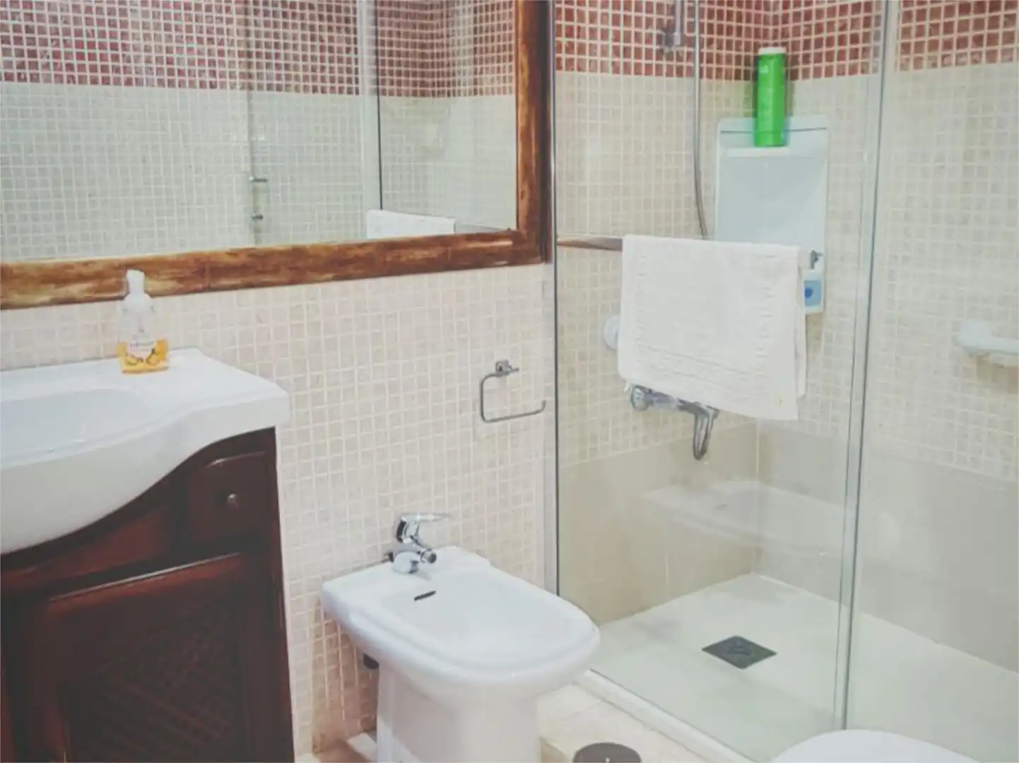 Piso en venta en Calle Castilla, 38, San Pedro de Alcántara pueblo Baño de Piso en venta en Marbella con Aire acondicionado, Calefacción y Balcón
