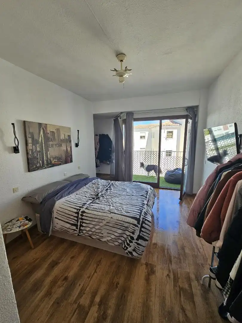 Pis en venda a Camino del Pilar, 1, La Colina Dormitori de Pis en venda en Torremolinos amb Aire condicionat, Jardí privat i Terrassa