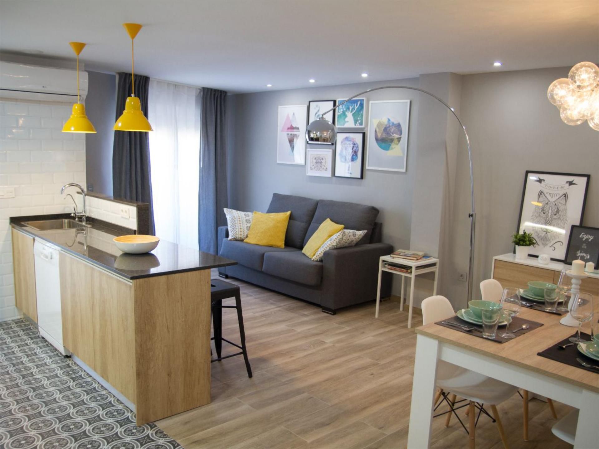 Living room of Flat for sale in Alicante / Alacant  with Air Conditioner, Heating and Parquet flooring