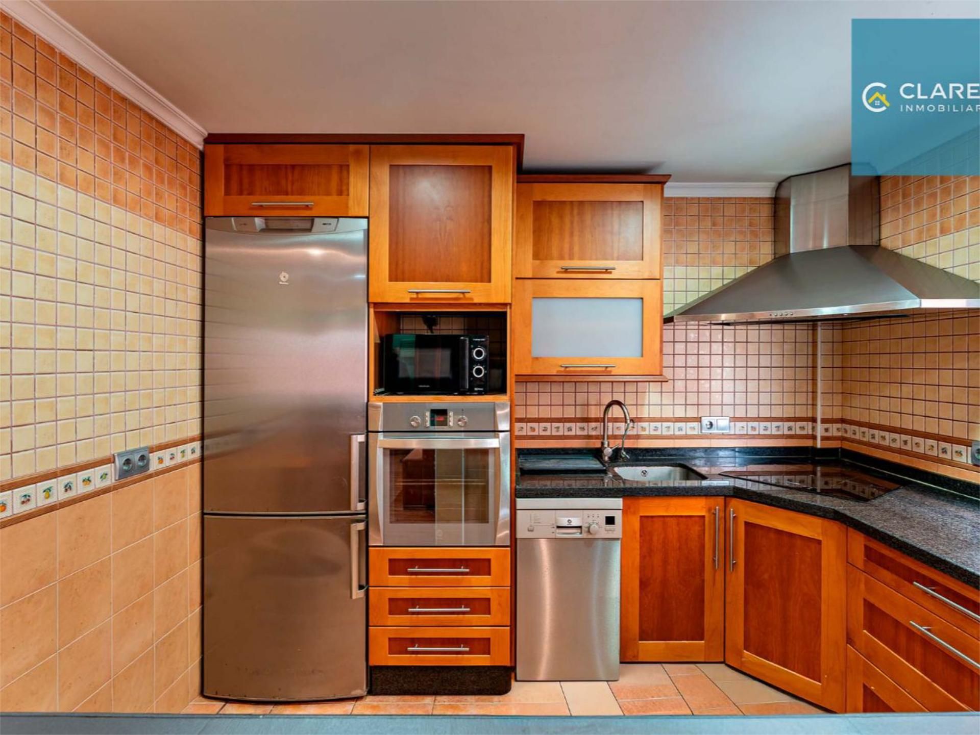 Kitchen of Flat for sale in  Almería Capital  with Air Conditioner, Parquet flooring and Furnished