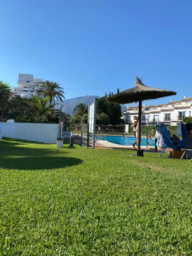 Piso en venta en Avenida México, 26, Bahía Dorada Jardín de Piso en venta en Estepona con Aire acondicionado, Calefacción y Jardín privado