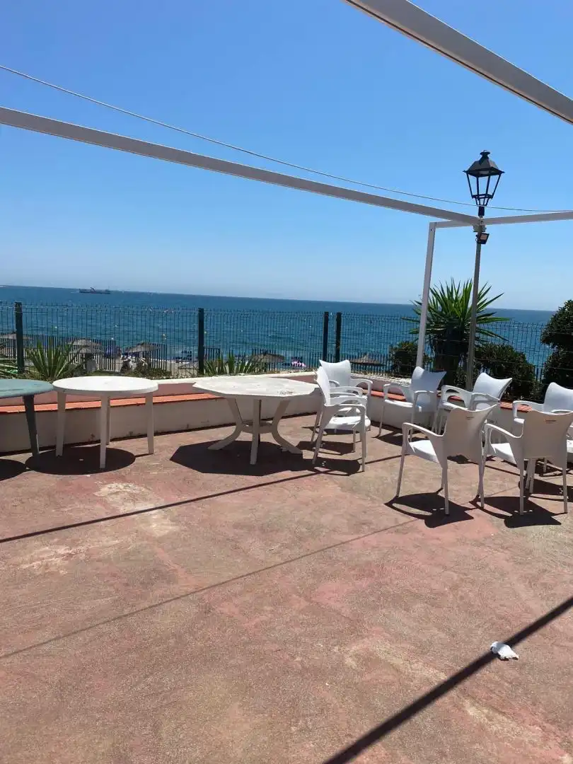 Piso en venta en Avenida México, 26, Bahía Dorada Terraza de Piso en venta en Estepona con Aire acondicionado, Calefacción y Jardín privado