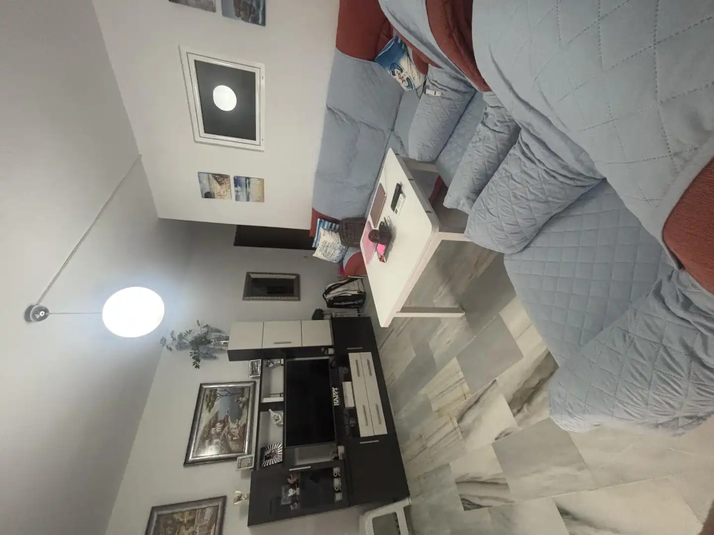 Piso en venta en Avenida México, 26, Bahía Dorada Sala de estar de Piso en venta en Estepona con Aire acondicionado, Calefacción y Jardín privado
