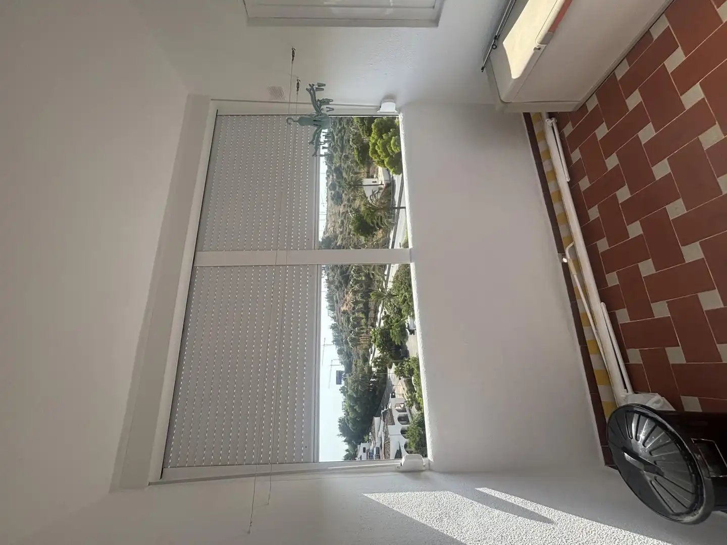 Piso en venta en Avenida México, 26, Bahía Dorada Habitación de Piso en venta en Estepona con Aire acondicionado, Calefacción y Jardín privado