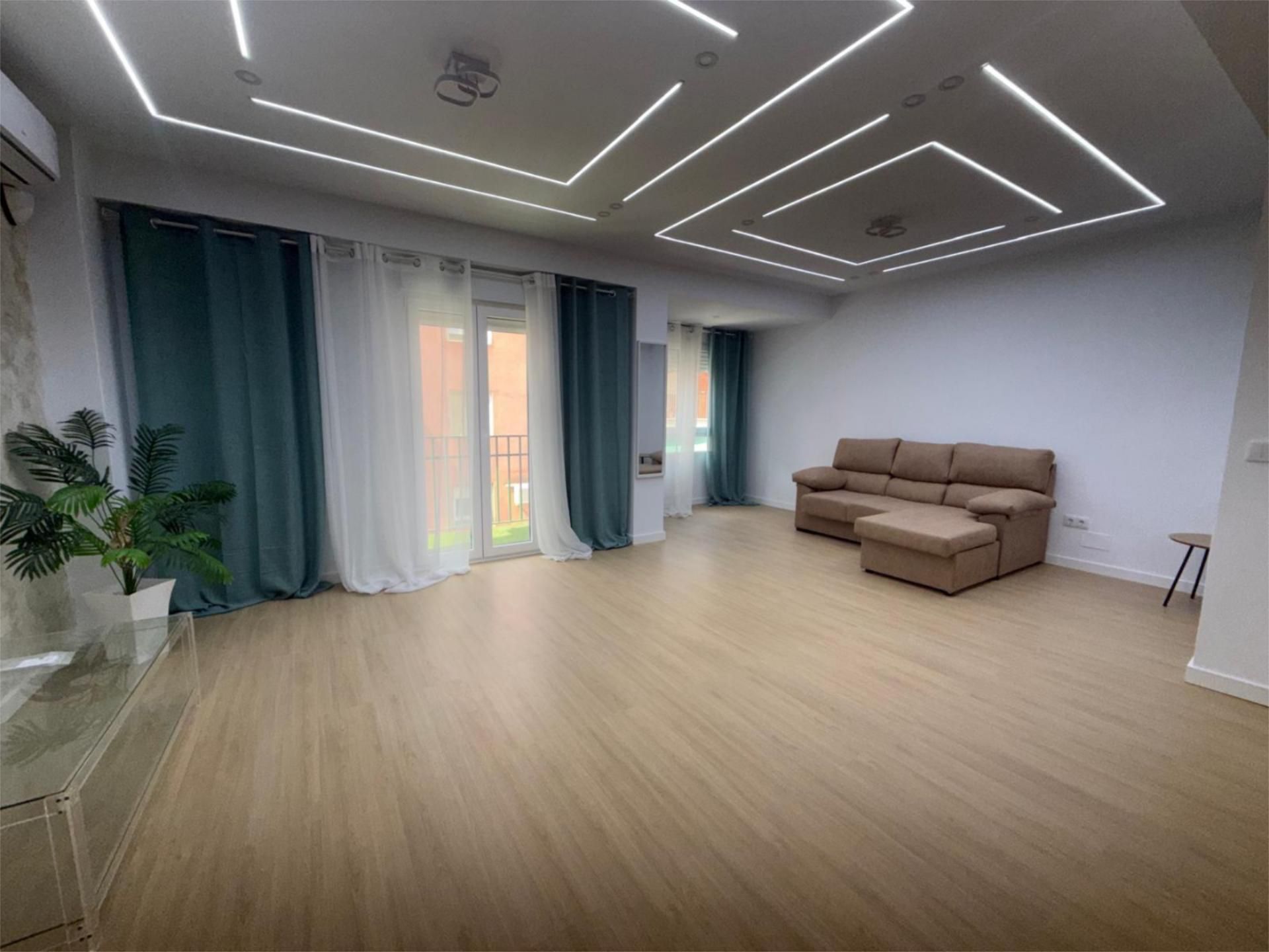 Sala de estar de Piso en venta en Elche / Elx con Aire acondicionado y Balcón